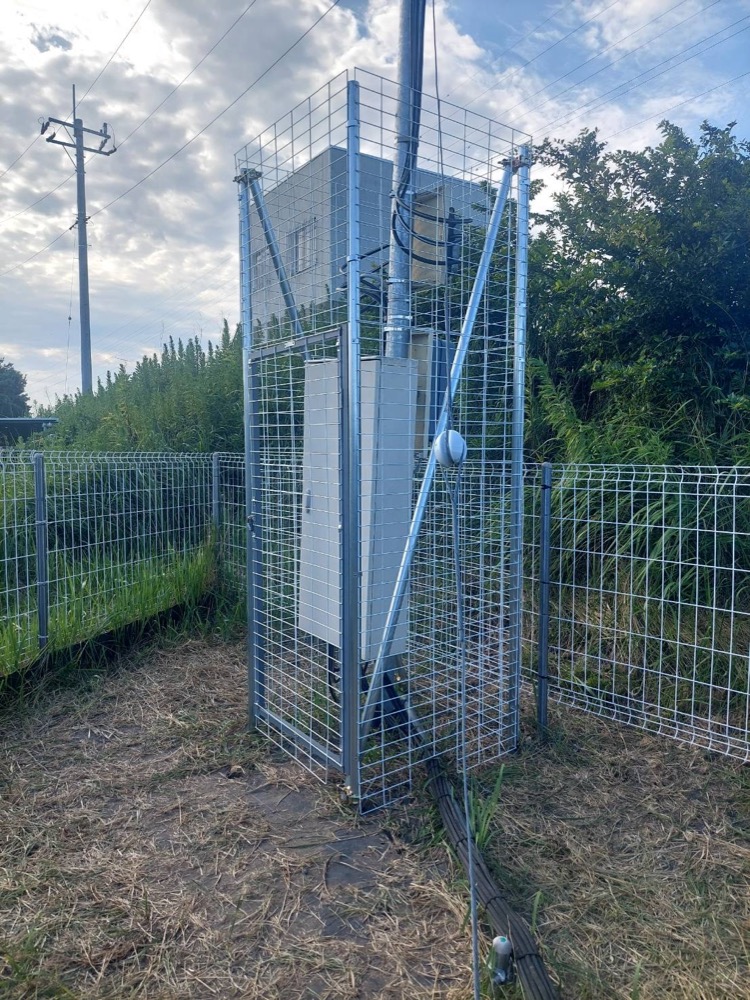 山武市 盗難の復旧・やぐら・集電箱の下のコンクリート基礎・電線保護・パワコン交換 5