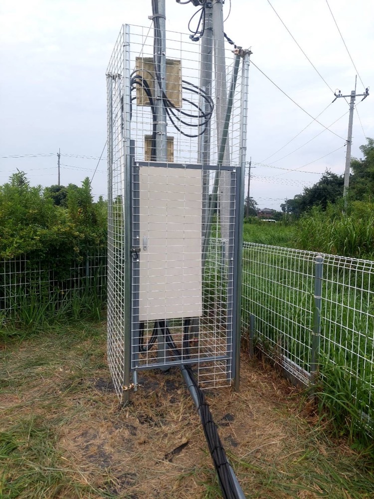 山武市 盗難の復旧・やぐら・集電箱の下のコンクリート基礎・電線保護・パワコン交換 7